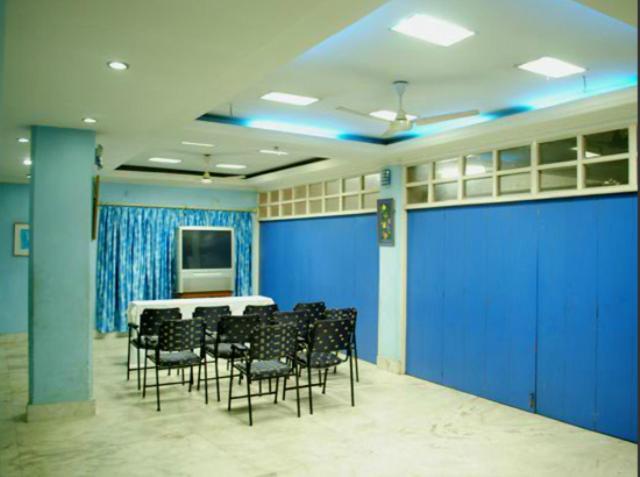 Neeranand Dalhousie- A Pure Vegetarian Hotel コルカタ エクステリア 写真