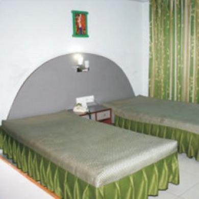 Neeranand Dalhousie- A Pure Vegetarian Hotel コルカタ エクステリア 写真