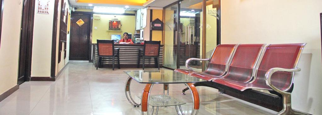 Neeranand Dalhousie- A Pure Vegetarian Hotel コルカタ エクステリア 写真