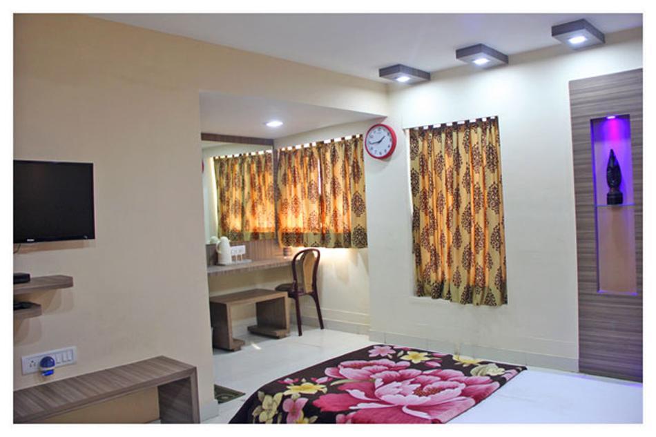 Neeranand Dalhousie- A Pure Vegetarian Hotel コルカタ エクステリア 写真