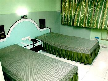Neeranand Dalhousie- A Pure Vegetarian Hotel コルカタ エクステリア 写真